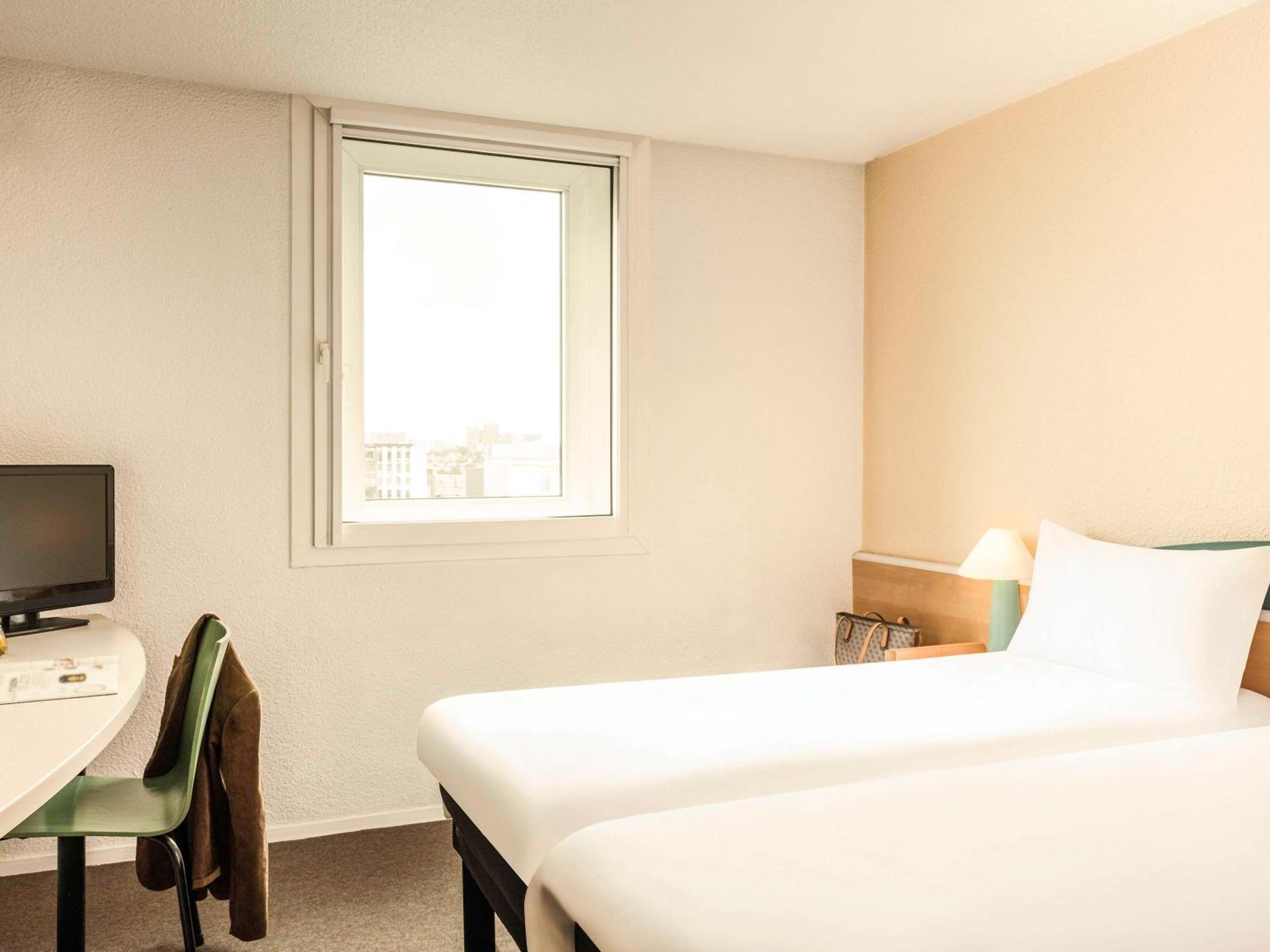 Ibis Paris Porte De Bercy Шарантон-ле-Пон Экстерьер фото
