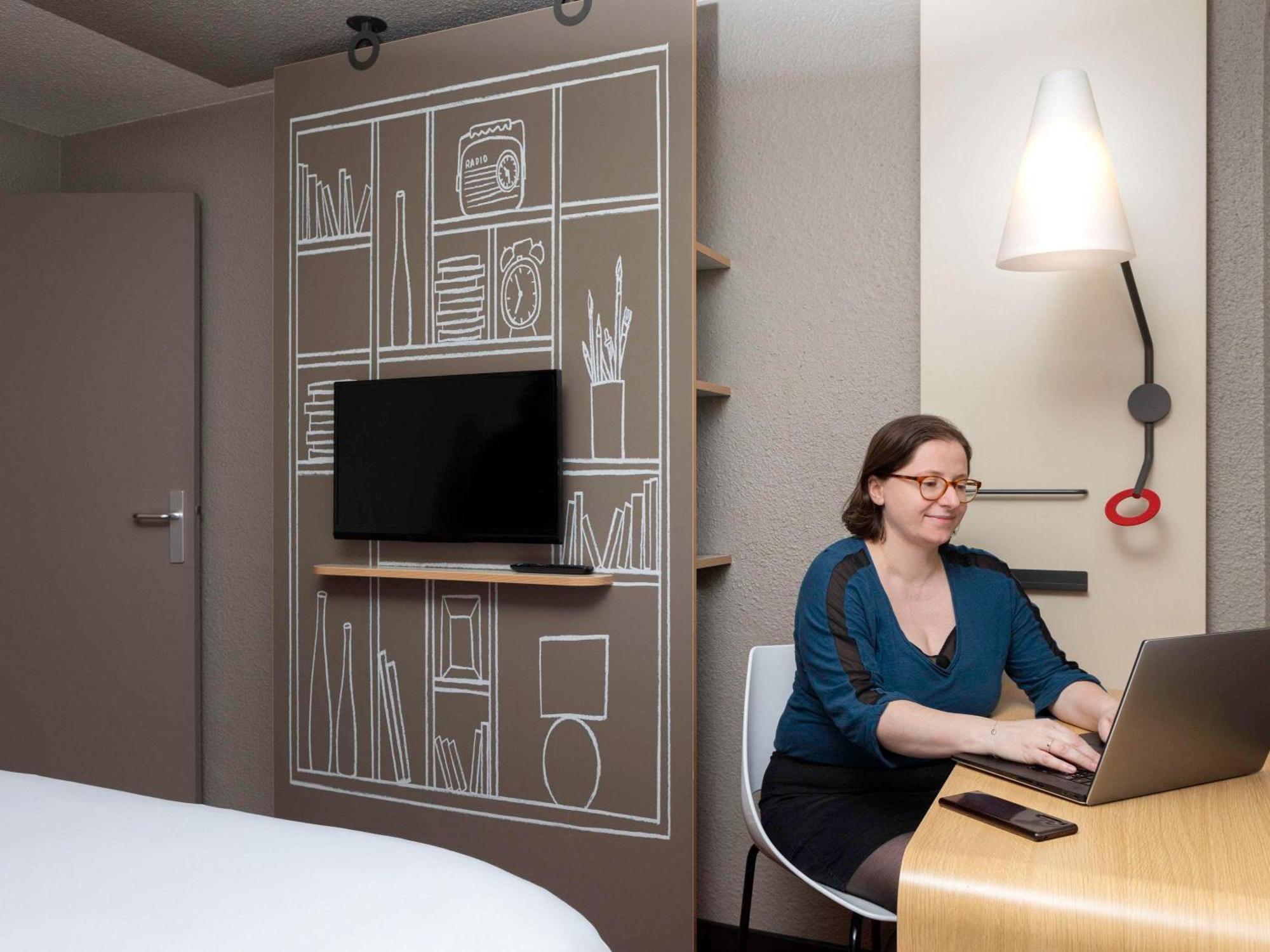 Ibis Paris Porte De Bercy Шарантон-ле-Пон Экстерьер фото