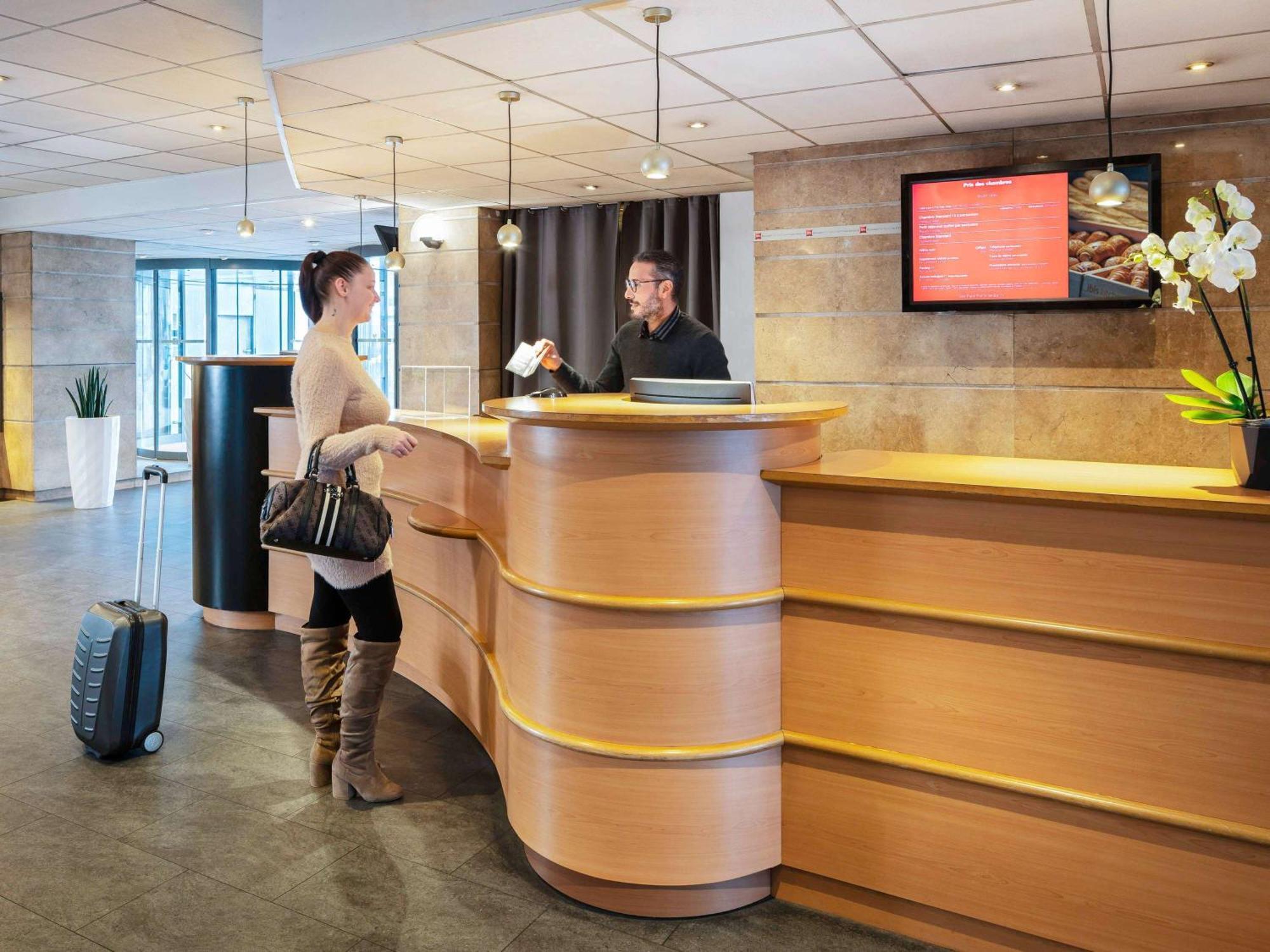 Ibis Paris Porte De Bercy Шарантон-ле-Пон Экстерьер фото